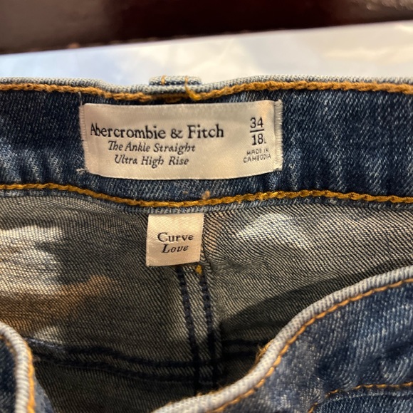 Women’s high rise jeans - Picture 2 of 5